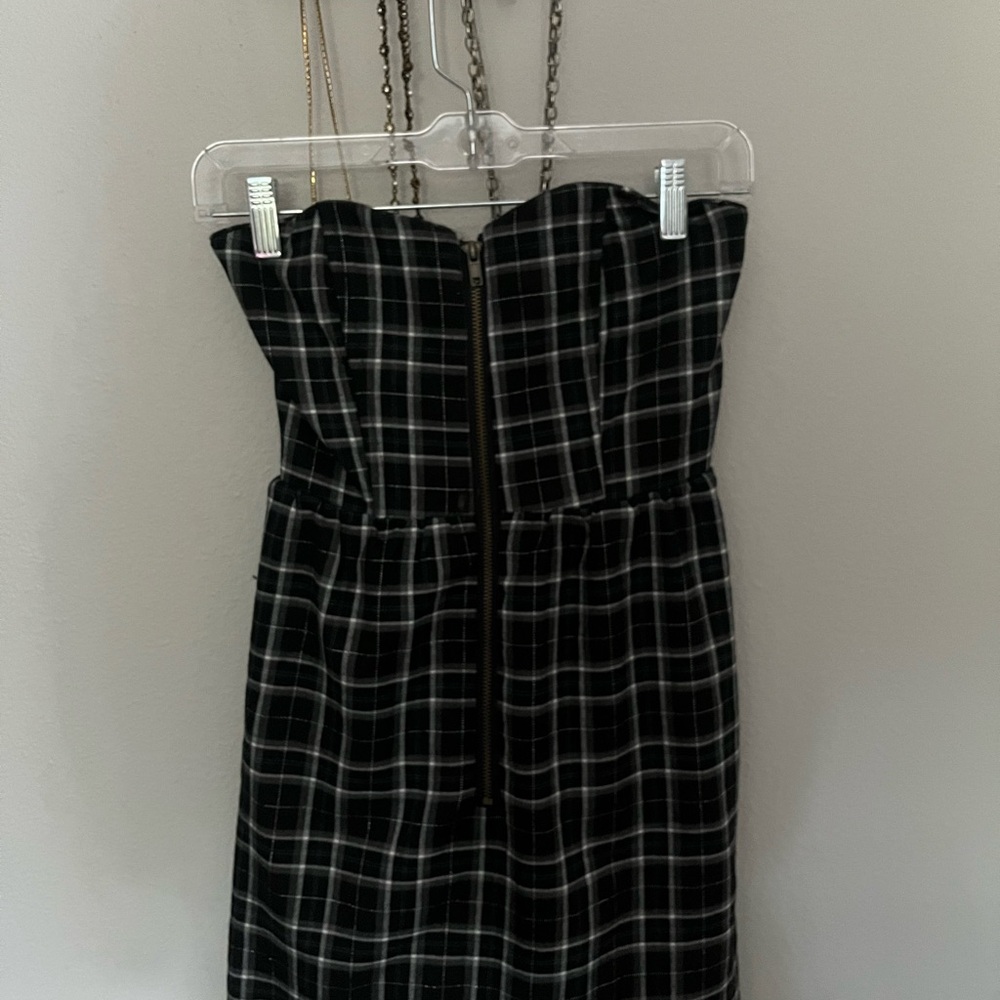 Charlotte Russe Black and White Strapless Sheath Dress